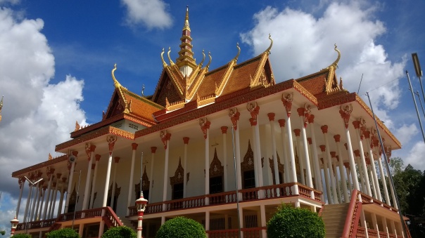 100 Pillar pagoda in Sambour